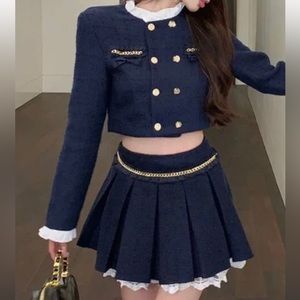 Navy blue tweed skirt and cropped jacket set. size s